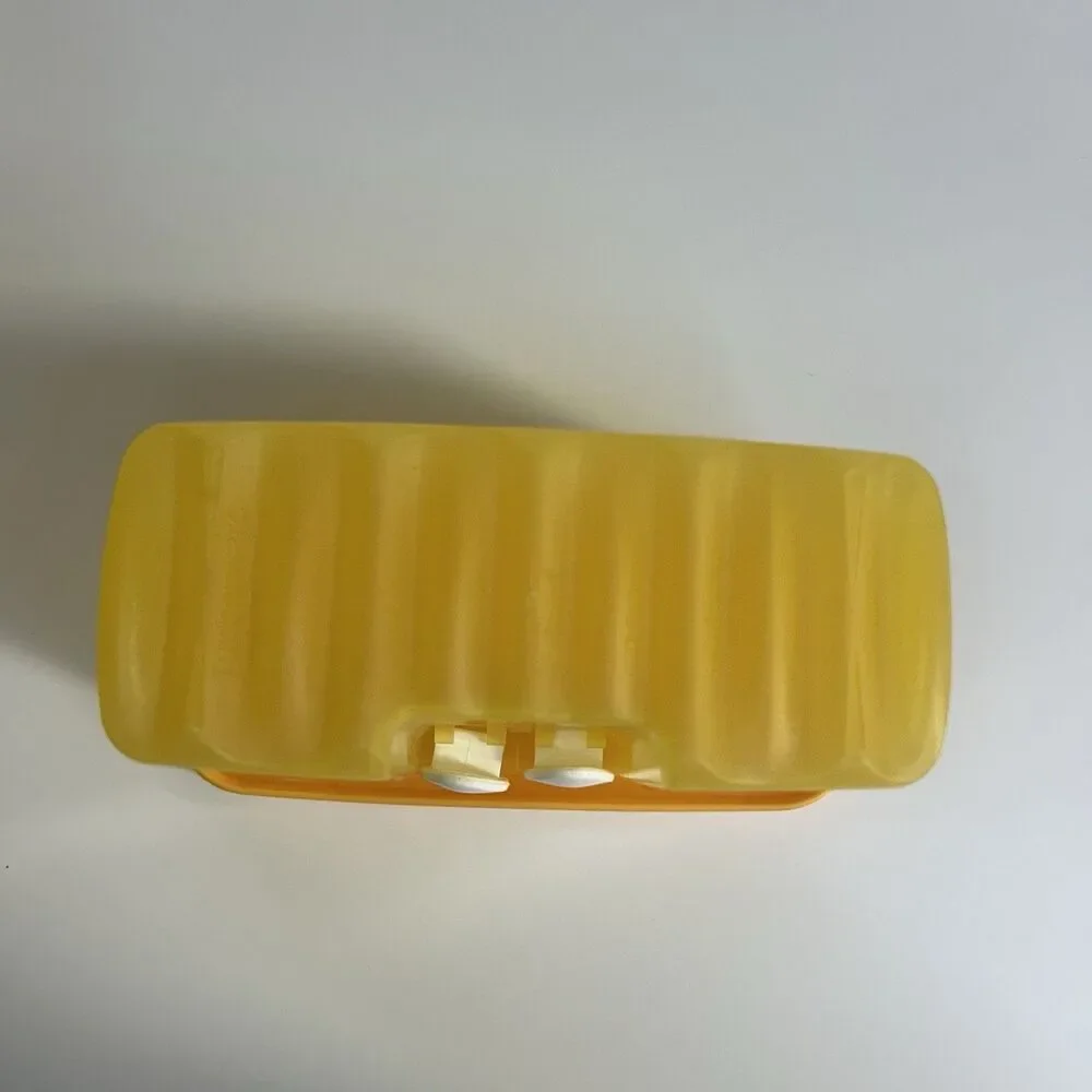 Tupperware Orange Yellow Fridgesmart 1.5 Cup Rectangular Vented Container 4735A